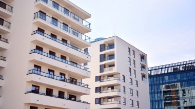 Modern Avrupa konut binaları çeyreği. Soyut mimari, modern şehir geometrisinin bir parçası.