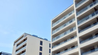 Modern Avrupa konut binaları çeyreği. Soyut mimari, modern şehir geometrisinin bir parçası.