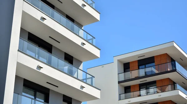 現代ヨーロッパの住宅の建物の4分の1 抽象建築 近代都市幾何学の断片 — ストック写真