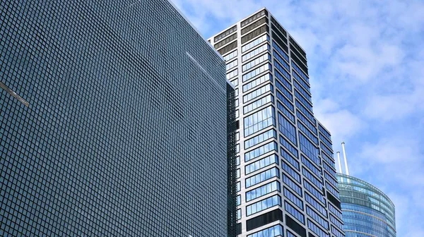 Fachada Revestida Vidrio Edificio Moderno Cubierto Vidrio Placa Reflectante — Foto de Stock