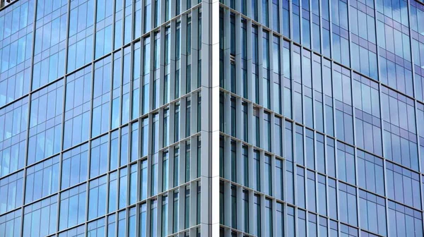 Скляний Облицьований Фасад Сучасної Будівлі Покритий Світловідбиваючою Плиткою Скла — стокове фото