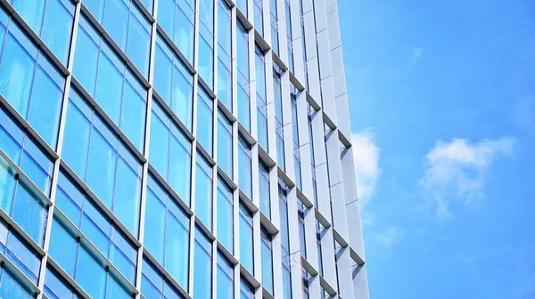 Primer Plano Abstracto Fachada Revestida Vidrio Edificio Moderno Cubierto Vidrio — Foto de Stock
