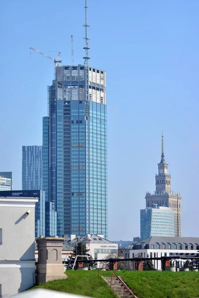 Warszawa Polska Kwietnia 2021 Zobacz Wieżowce Biznesowe Centrum Miasta Centrum — Zdjęcie stockowe