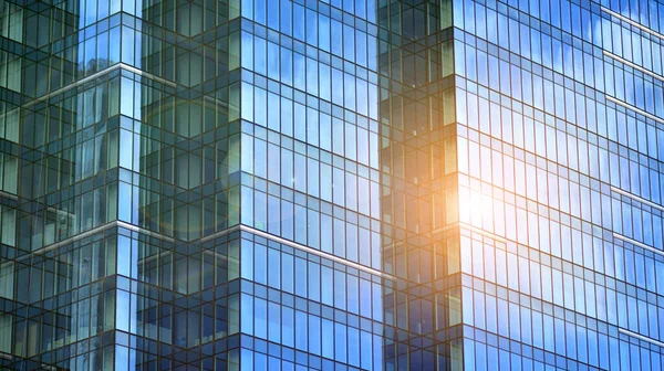 Detalhe Moderno Edifício Escritório Superfície Vidro Fundo Claro Céu Parede — Fotografia de Stock