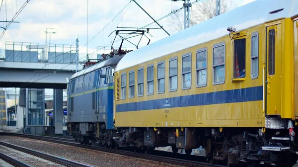 Varsovia Polonia Abril 2021 Tren Pasajeros Del Transporte Público Por — Foto de Stock