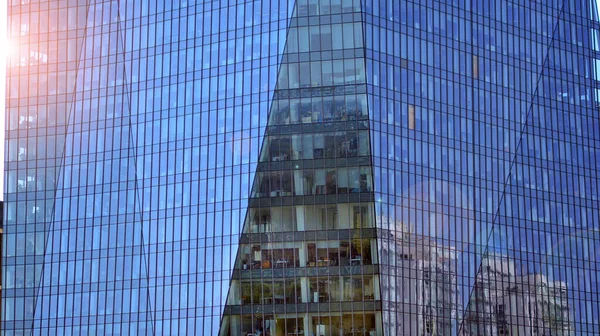Ett Fragment Stål Och Glasfasaden Kontorsbyggnaden Detalj Arkitektur Stål Och — Stockfoto
