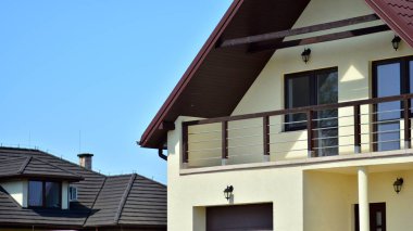 Güzel yeni inşaat evleri