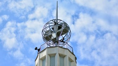 Poznan, Polonya. 4 Haziran 2021. Uluslararası Poznan Ticaret 'i imzala. Şirket tabelası Uluslararası Poznan Ticaret