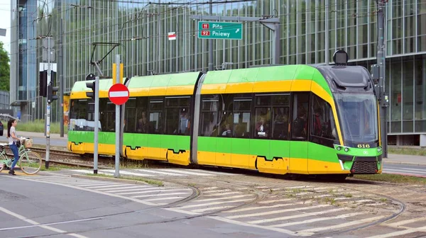 Poznan Polen Juni 2021 Öffentliche Verkehrsmittel Poznan Moderne Straßenbahn — Stockfoto