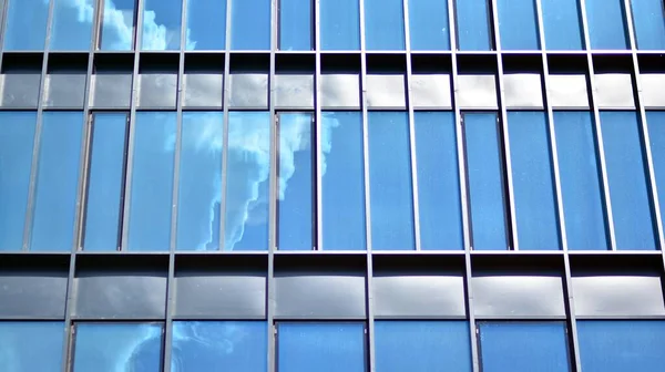 Glazen Gevel Van Gebouwen Met Een Blauwe Lucht Modern Gebouw — Stockfoto