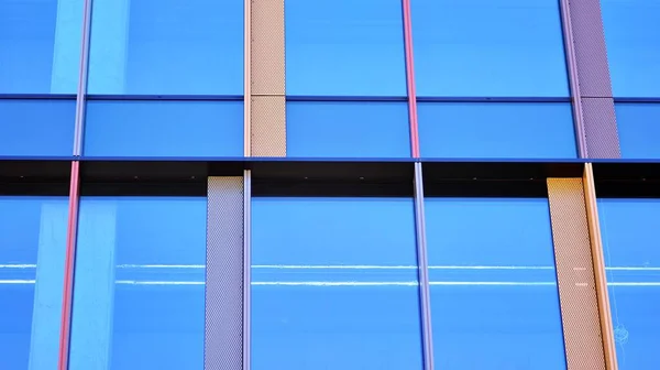 Fachada Cristal Los Edificios Con Cielo Azul Edificio Moderno Centro —  Fotos de Stock