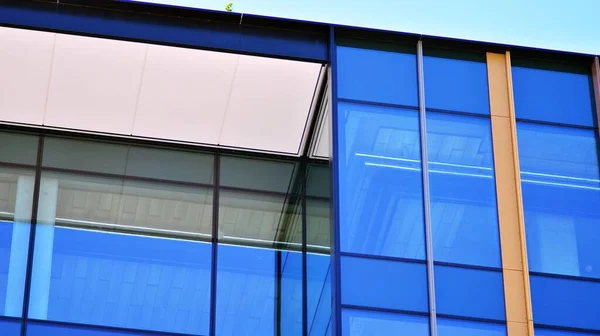 Glasfassade Der Gebäude Mit Blauem Himmel Modernes Gebäude Geschäftszentrum Der — Stockfoto