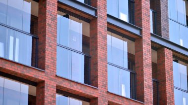 Şehirde modern konut binası. Güzel modern mimari.