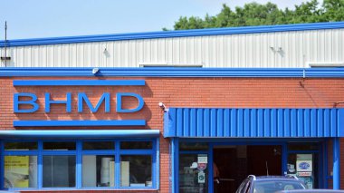Varşova, Polonya. 13 Temmuz 2021. BHMD 'yi imzala. Şirket panosu BHMD 