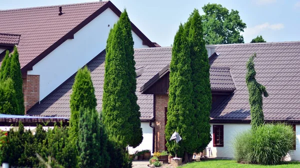 Restored Historic Building Greenery — Stock Photo, Image