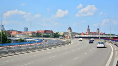 Szczecin, Polonya... 24 Temmuz 2021. Castle Route 'dan şehrin panoramik mimarisinin görüntüsü