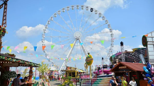 Szczecin Poland July 2021 View Amusement Park Ferris Wheel Background — Stock Photo, Image