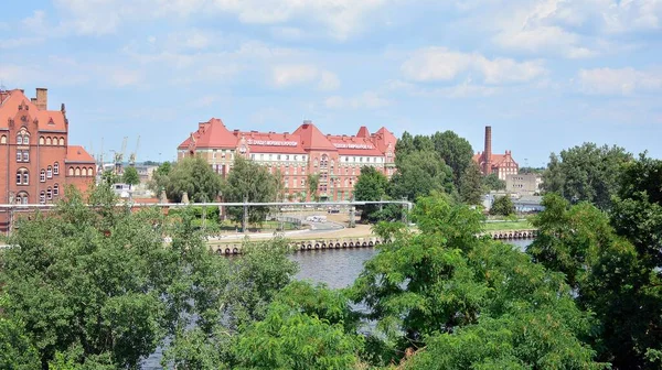 2021年7月24日 ポーランド シュチェチン 城ルートからの眺め オドラ川と港の工業建築物 — ストック写真