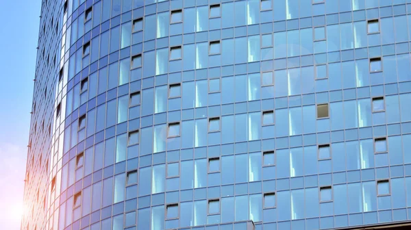 Fachada Futurista Moderno Edificio Oficinas Revestido Vidrio Paneles Revestimiento Vidrio — Foto de Stock