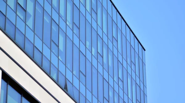 Fachada Futurista Moderno Edificio Oficinas Revestido Vidrio Paneles Revestimiento Vidrio —  Fotos de Stock