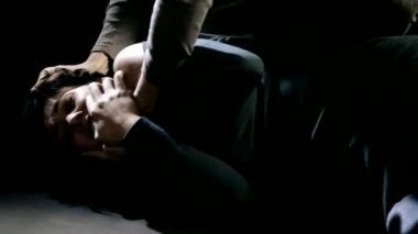 Aile içi şiddet adam kadın kötüye