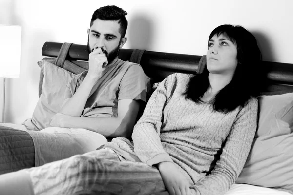 Siyah beyaz portre üzücü bir çift söz etmiyorum kavga sonra yatakta