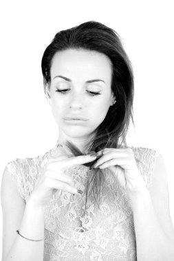 Saç siyah ve beyaz kadın bölünmüş hakkında mutsuz biter