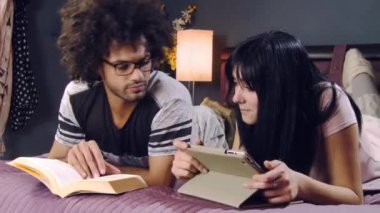 erkek kız okuma hakkında merak