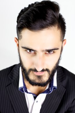 Sakallı başarılı adam