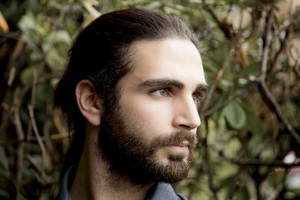 serin seyir ön hipster adam. Portre profil