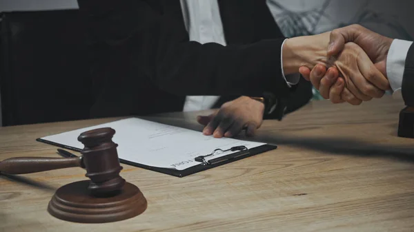 Cropped View Insurance Agents Handshaking Documents Gavel — Stock Photo, Image