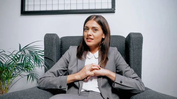 Young Businesswoman Sitting Armchair Office — Stock Photo, Image