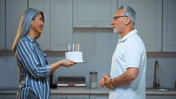 Side View Senior Asian Woman Giving Birthday Cake Happy Husband — Stock Photo, Image