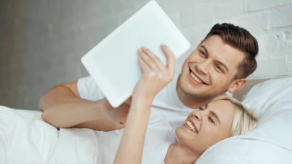 Smiling Woman Holding Digital Tablet Taking Selfie Man — Stock Photo, Image