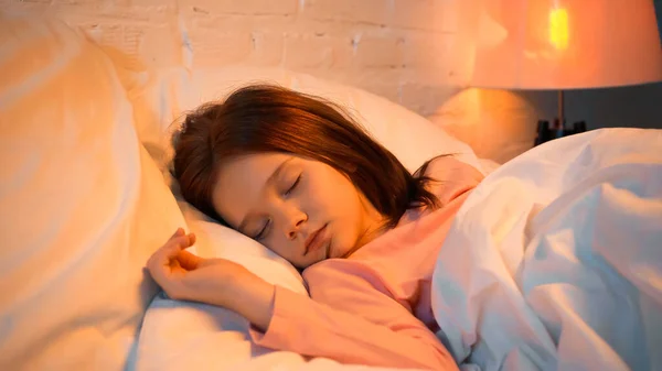 Kid Sleeping White Bedding Home — Stock Photo, Image