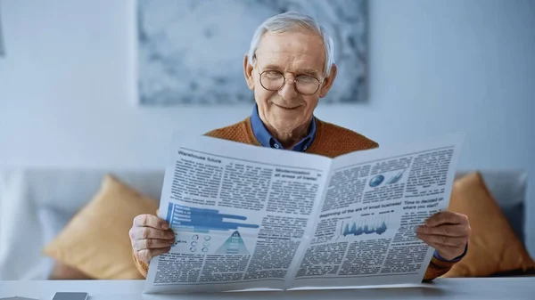 Smiling Elderly Man Glasses Reading Newspaper Home — Stock Photo, Image