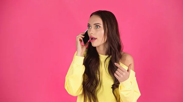Astonished Young Adult Woman Open Mouth Speaking Cellphone Isolated Pink — Stockfoto