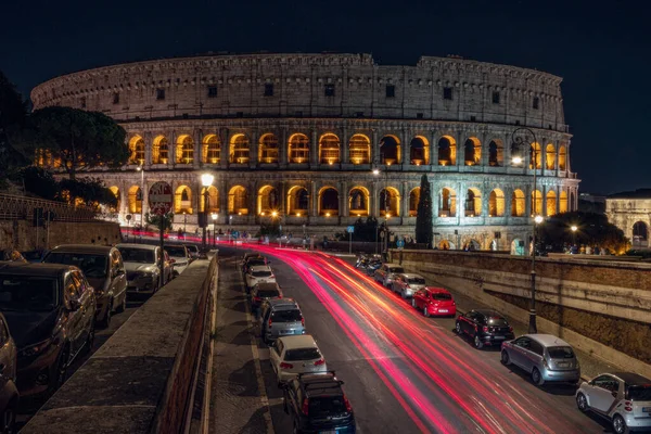 Colosseum Malam Hari Roma Italia Dengan Lampu Pajangan Panjang — Stok Foto