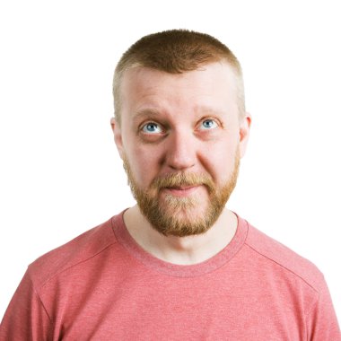 Komik ararken gömlekli sakallı