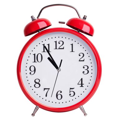 Yuvarlak çalar saat neredeyse on gösteriyor