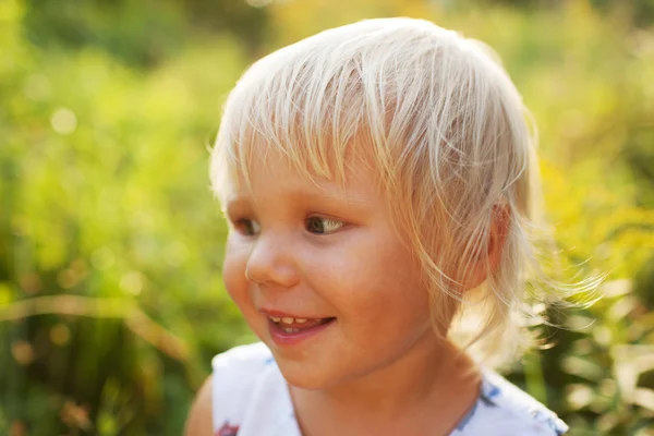 Krásná blondýnka malá holčička — Stock fotografie