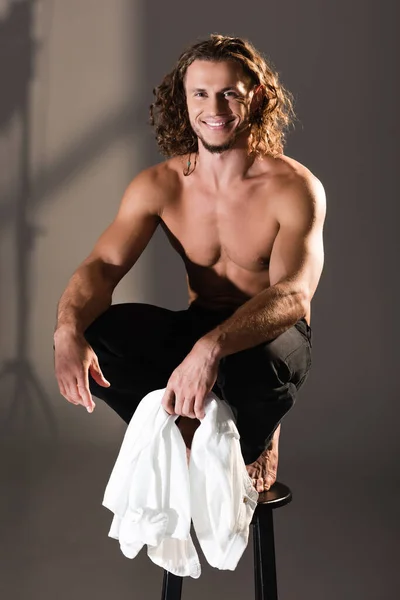 Happy Sexy Shirtless Man Long Hair Posing Dark Background — Stock Photo, Image