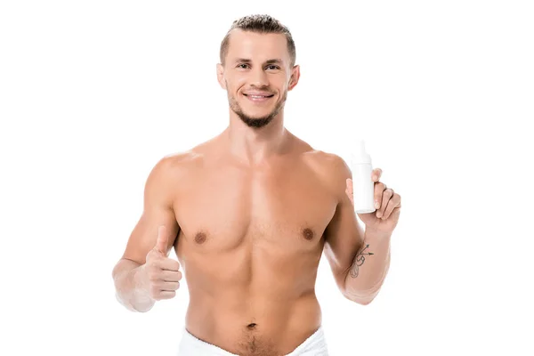 Lächelnd Sexy Hemdloser Mann Handtuch Hält Schaum Und Zeigt Daumen — Stockfoto