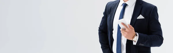 Abgeschnittene Ansicht Eines Jungen Geschäftsmannes Anzug Mit Smartphone Isoliert Auf — Stockfoto
