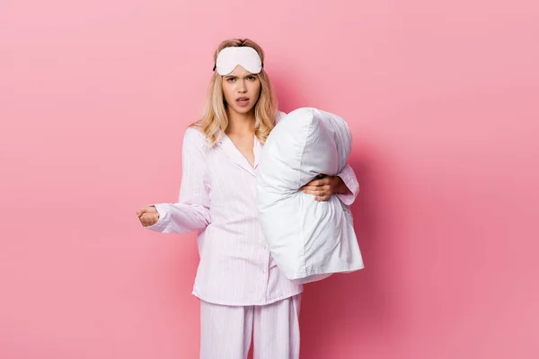 Angry Woman Pajamas Blindfold Holding Pillow Pink Background — Stock Photo, Image