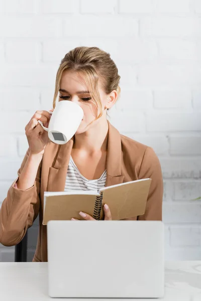 Businesswoman Notebook Drinking Cup While Sitting Workplace Laptop — Stock Photo, Image
