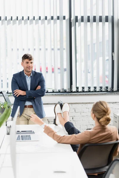 Back View Businesswoman Crossed Legs Sitting Office Chair Colleague Break — Stock Photo, Image