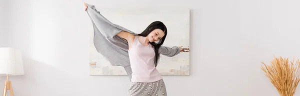 Happy Woman Vitiligo Outstretched Hands Bedroom Banner — Stock Photo, Image
