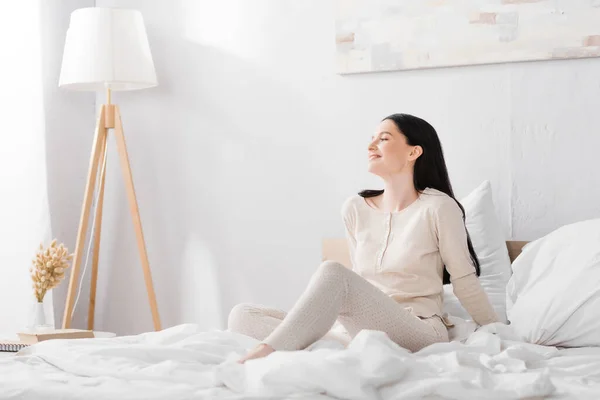 Cheerful Young Woman Vitiligo Sitting Bed Home — Stock Photo, Image