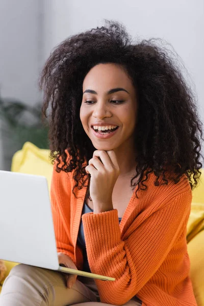 Happy African American Freelancer Using Laptop Home — Stock Photo, Image